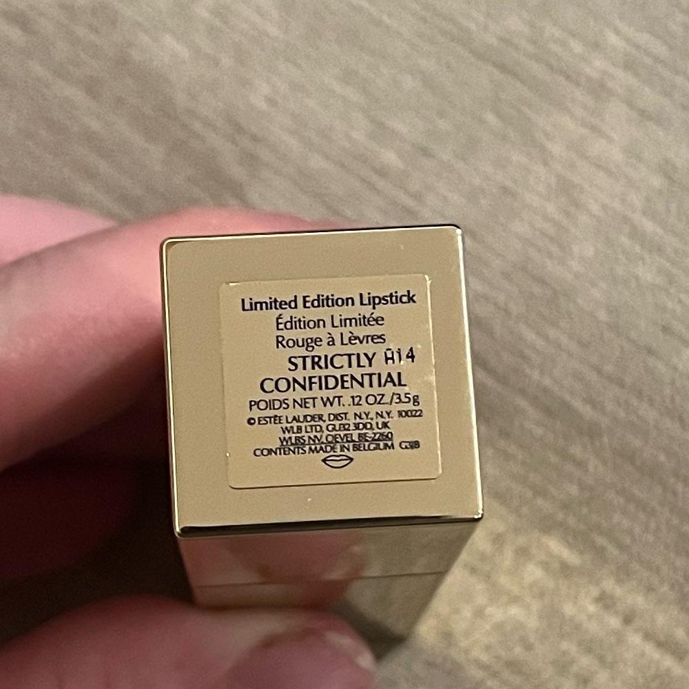 Estée Lauder limited edition on lipstick RED VELVET/STRICTLY CONFIDENTIAL NWT - Picture 4 of 5